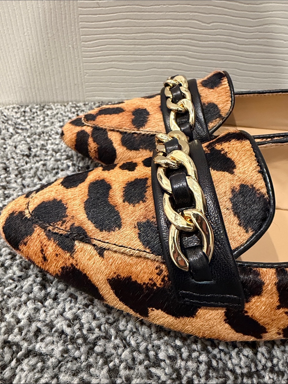 Talbots Leopard Print Pointed Toe Chain-Trim Flats Shoes 7.5 - Picture 3 of 5